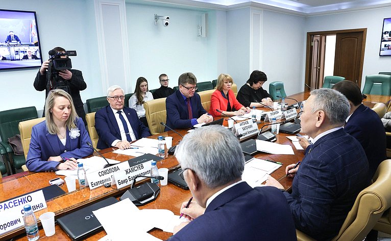 Совещание на тему «Развитие научно-технологического, инновационного и промышленного потенциалов Дальнего Востока»