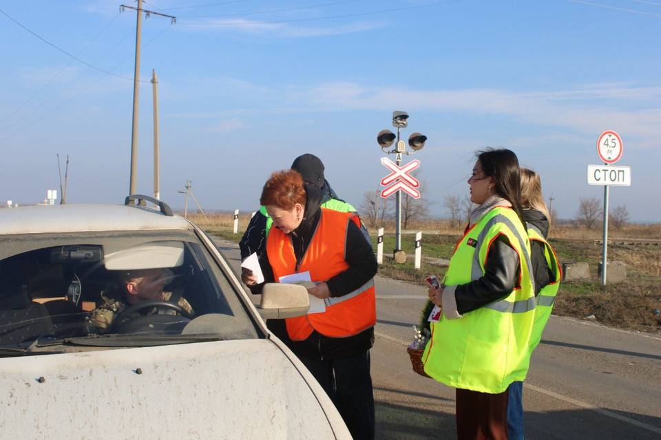 В Волгоградской области проверили 1,3 тыс. водителей на переездах