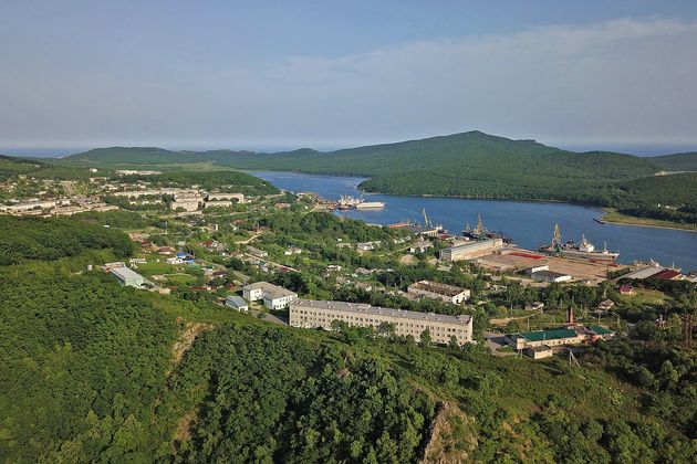 Вид на пгт Преображение и ПАО «Преображенская база тралового флота»