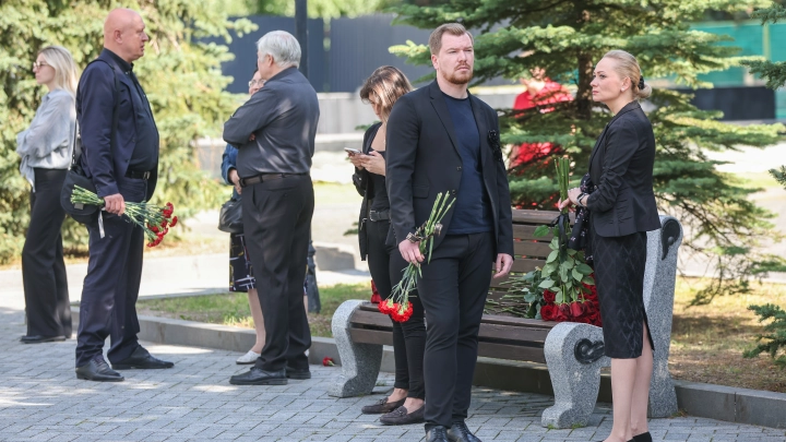 Прощание с Романом Старовойтом: кто пришел проводить экс-министра, кадры с церемонии