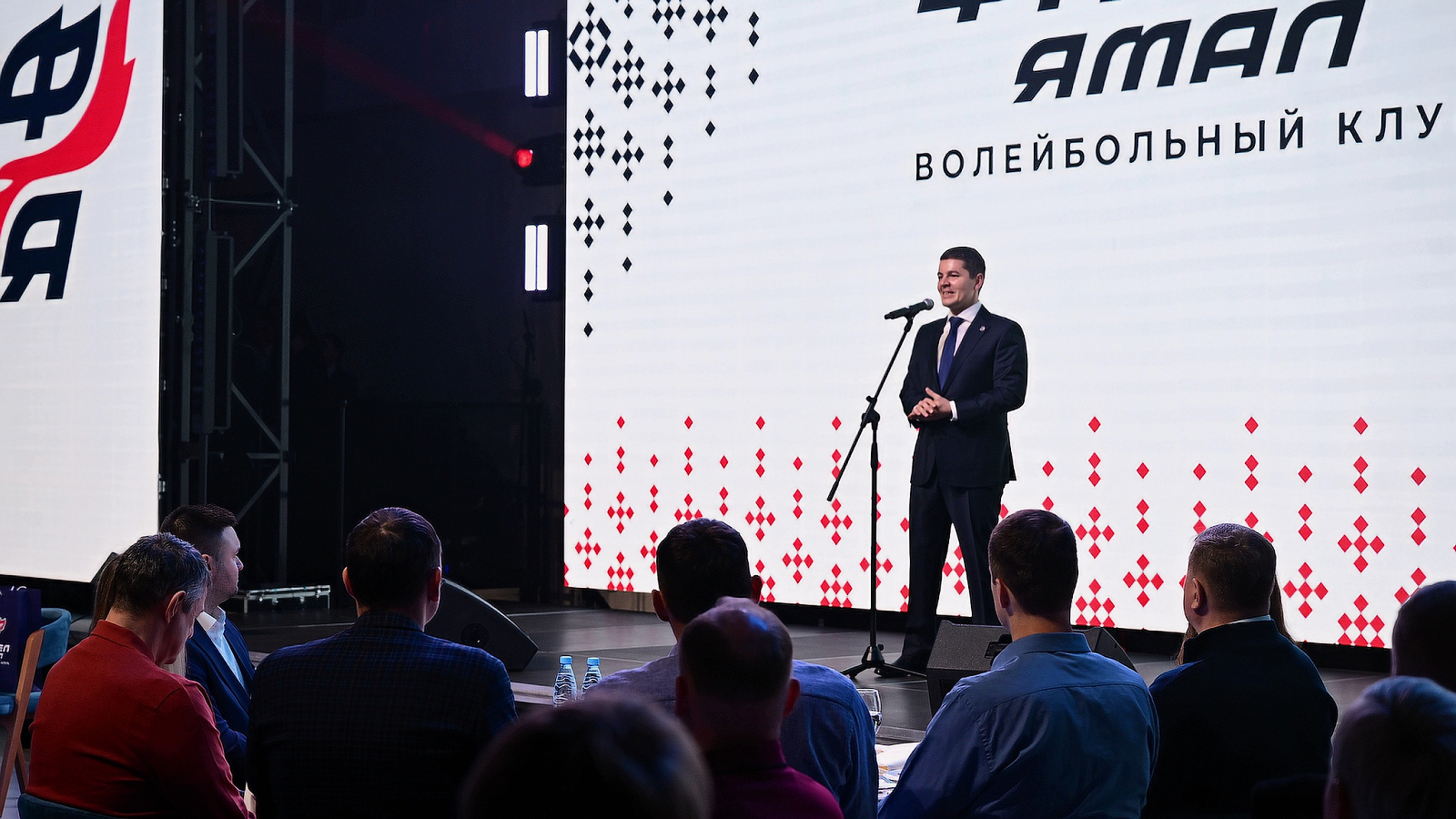 Дмитрий Артюхов принял участие в торжественном вечере в честь 30-летия клуба «ФАКЕЛ ЯМАЛ»