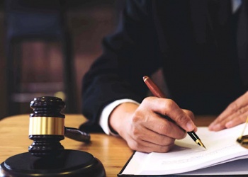 Всплывшие после расторжения договора недоработки подрядчика аукнулись столичной СРО субсидиарной ответственностью 