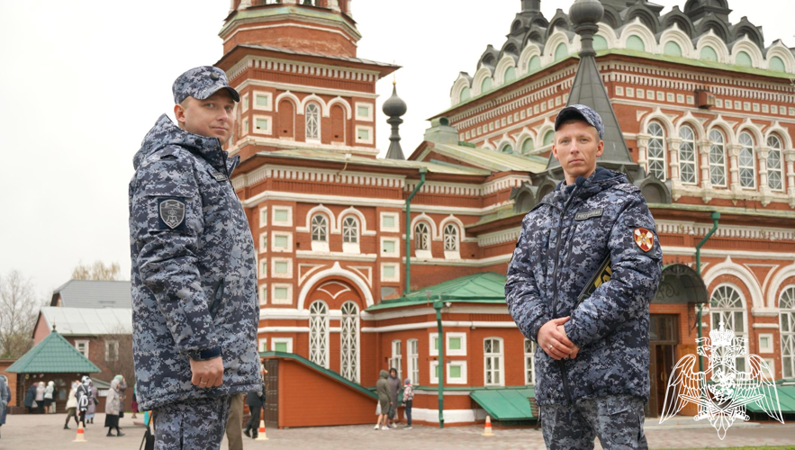 В Кировской области росгвардейцы обеспечили охрану общественного порядка во время праздничных мероприятий