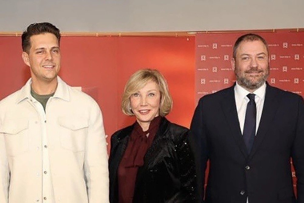 Милош Бикович (слева), директор БДТ им.Товстоногова Татьяна Архипова и директор Белградского драматического театра Юг Радивоевич.