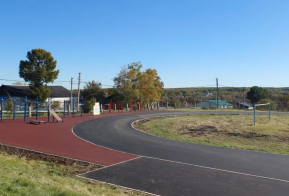 Школьный стадион и спортивную площадку обновили в селе Осиновая Речка по президентской госпрограмме