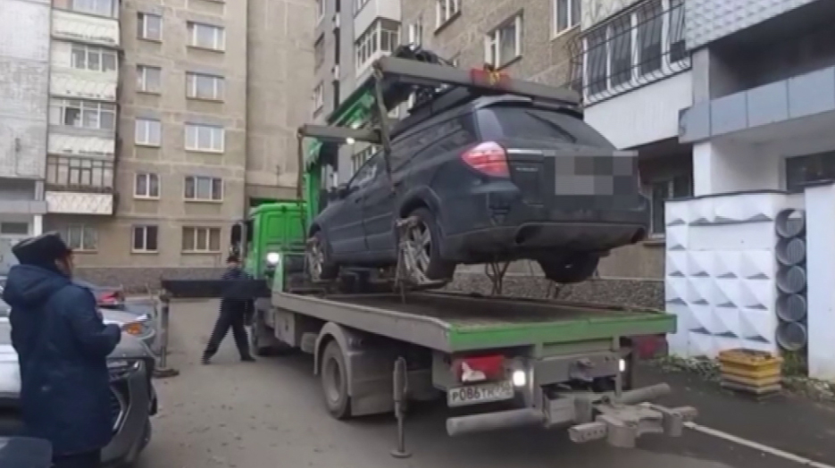 За долги по налогам екатеринбуржец остался без автомобиля