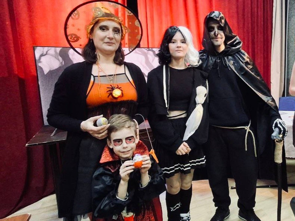 Кошелек или жизнь: готический «Бал вампиров» устроили в Бронницах