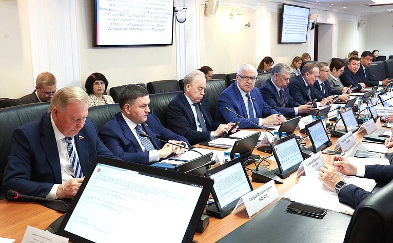 Расширенное заседание Комитета СФ по Регламенту и организации парламентской деятельности (в рамках Дней Волгоградской области в Совете Федерации)