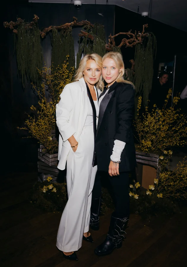 Виктория Шелягова с дочерью Варварой