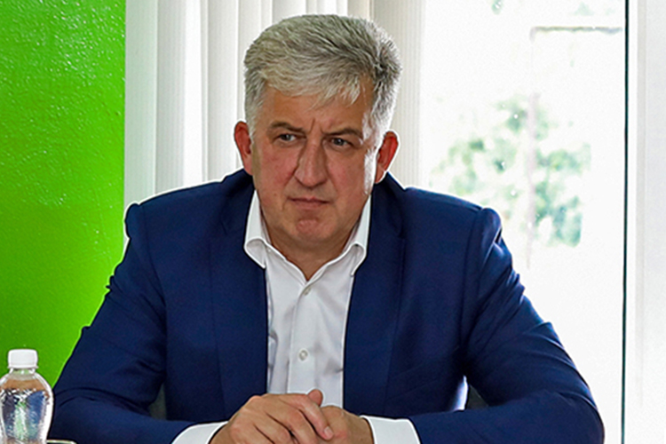 Замену Закирову нашли в самой Бугульме. По словам собеседников, сейчас на роль главы района рассматривается директор и владелец местного молочного завода Ильхам Мингазов