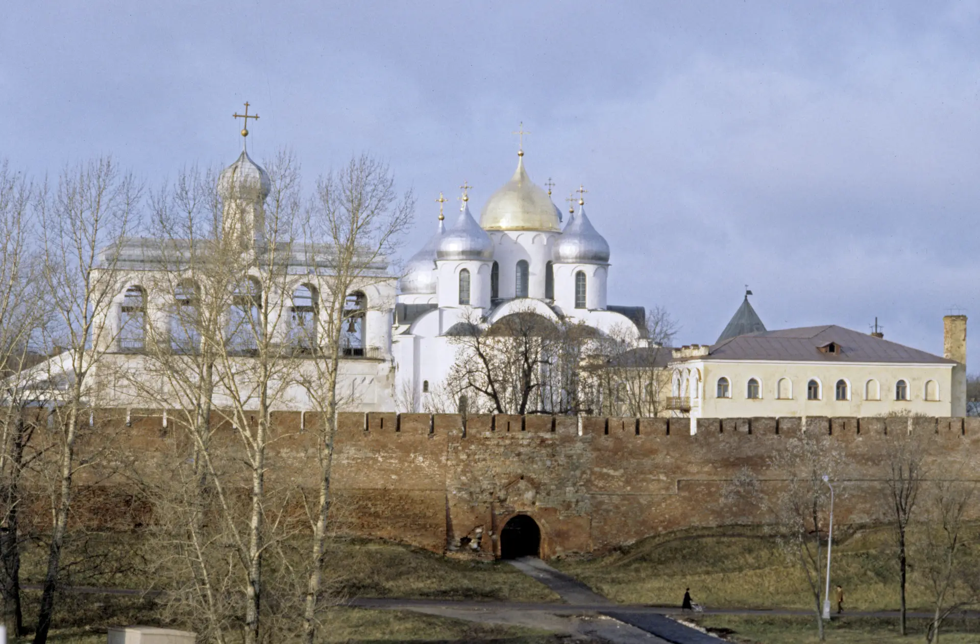 Новгородскому музею-заповеднику подарили редкую икону XIX века. Фото. Здания Новгородского историко-архитектурного музея-заповедника. © РИА Новости. Рудольф Кучеров