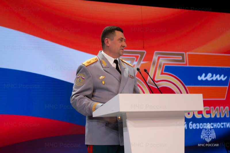 За вклад в безопасность Югры: состоялась торжественная церемония награждения спасателей