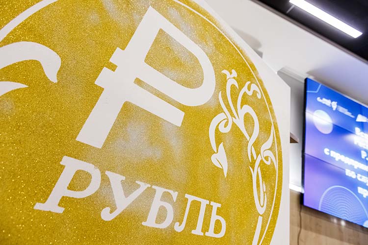 «Пока сложно говорить что-либо о прогнозах по инфляции, хотя можно сказать, что цель в 4 процента, наверное, все-таки в ближайший год недостижима»