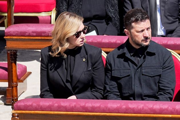 Зеленские на похоронах папы римского Франциска заняли чужое место