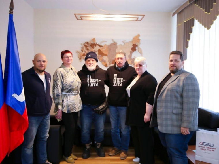 Кругосветная экспедиция «Братство» с омским яхтсменом на борту покорила арктические льды и прибыла в Певек