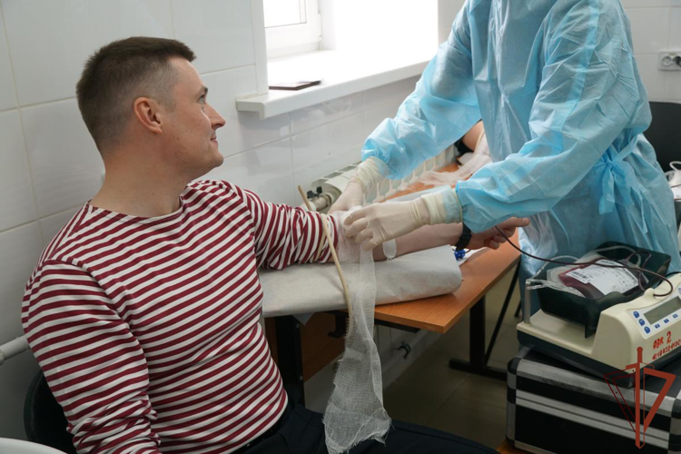 В Ульяновске росгвардейцы пополнили банк донорской крови на 15 литров (видео)