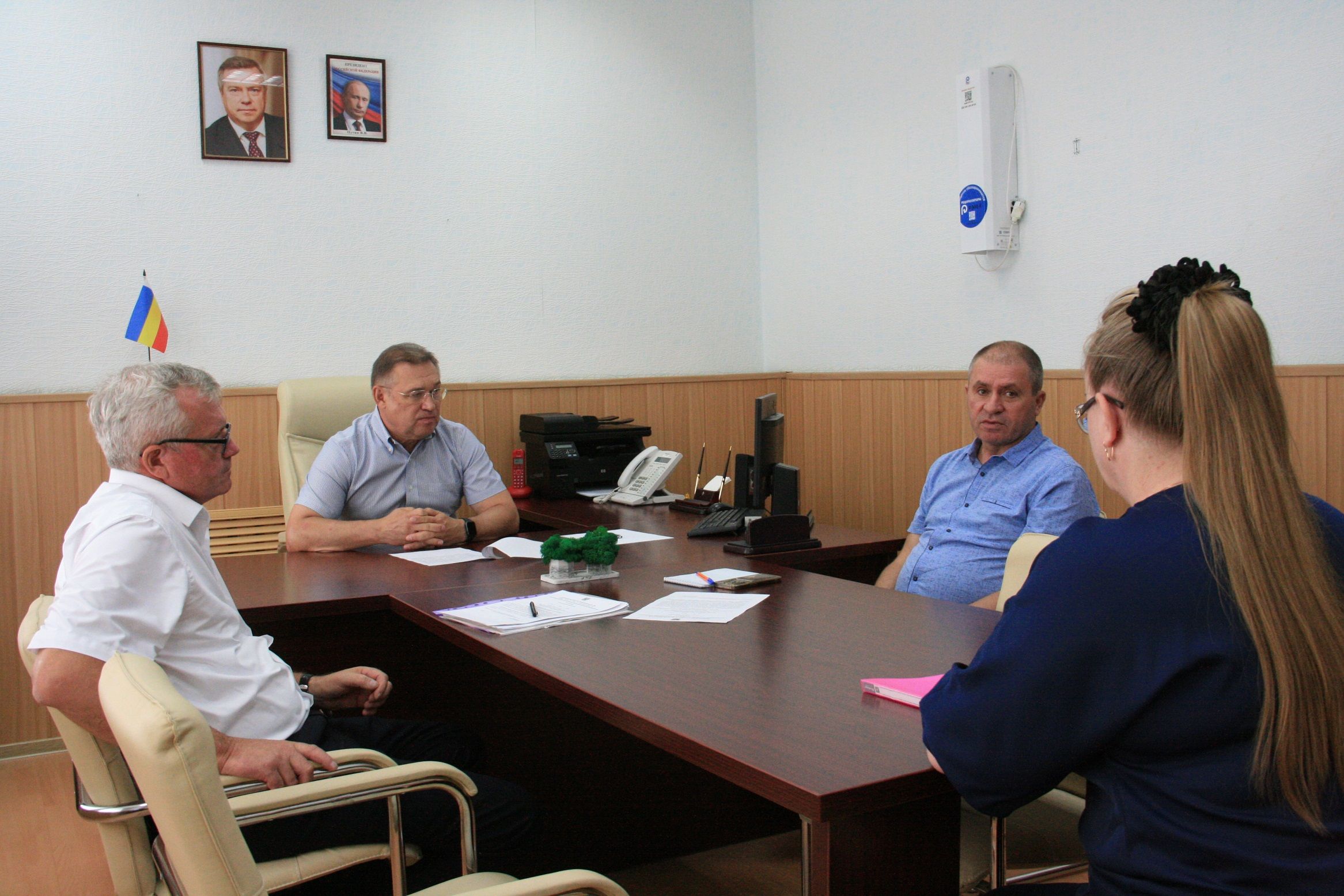 Группа губернаторского контроля посетила Зерноградский район