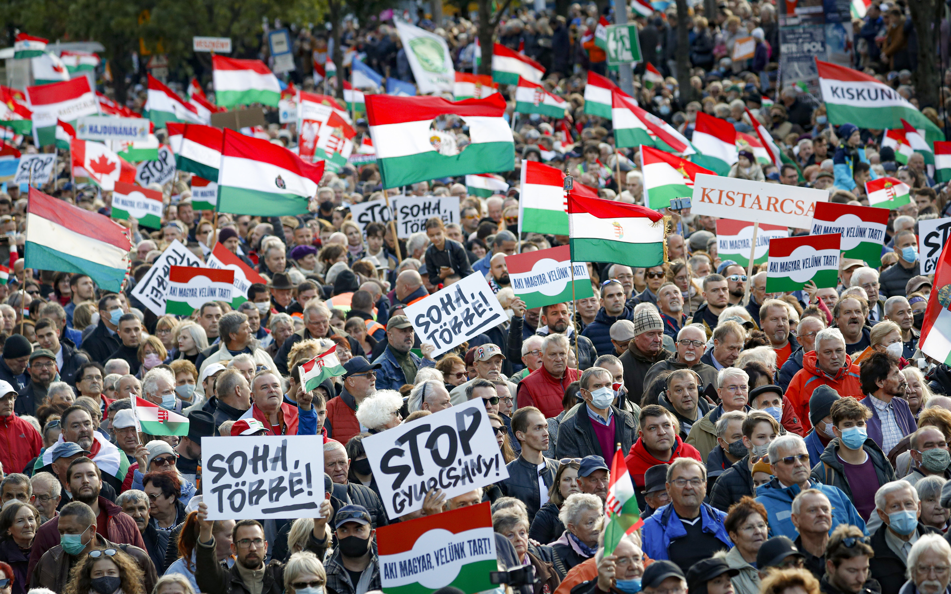 Венгрия против россии. Венгрия митинг. Протесты в Венгрии. Протесты в Венгрмя. Забастовка в Сербии.