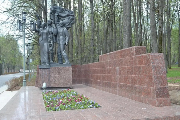 В Иванове распускаются тюльпаны