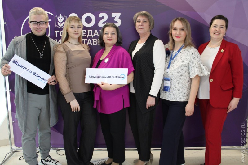 Профсоюз радиоэлектронной промышленности москва. Визитка учителя начальных классов на конкурс учитель года. Moodle кфу. Вакансии преподавателя иваново. Фото группы учителей.