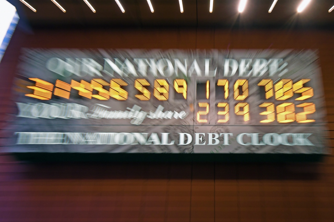 Рост государственного долга США мчится ошеломляющими темпами.