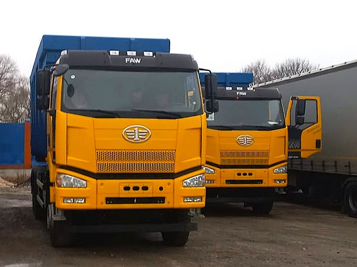 Спецтехника для перевозки отходов поступает на Кавминводы