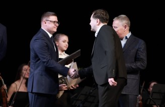 Алексей Текслер принял участие в заседании попечительского совета театра оперы и балета им. М.И. Глинки. Автор фото - Наиль Фаттахов 