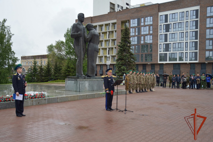 Росгвардейцы приняли участие в памятных мероприятиях ко дню пограничника