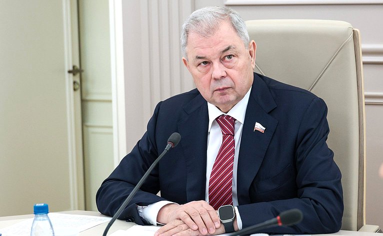 Анатолий Артамонов