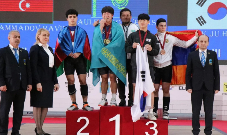 Сборная Казахстана по тяжелой атлетике стала лидером на юношеском чемпионате мира