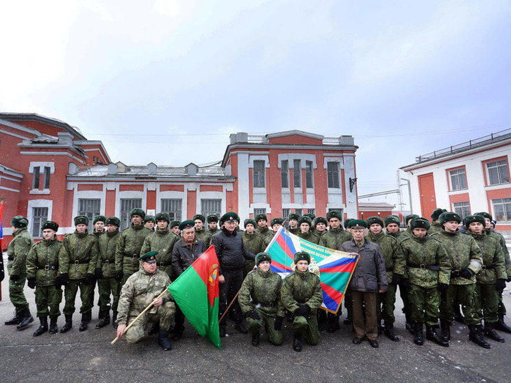 Алтайских новобранцев проводили на службу в погранвойска