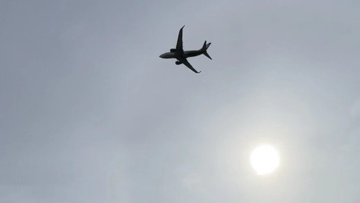 Транспортная полиция привлекла к ответственности любителя подымить в самолете - tvspb.ru