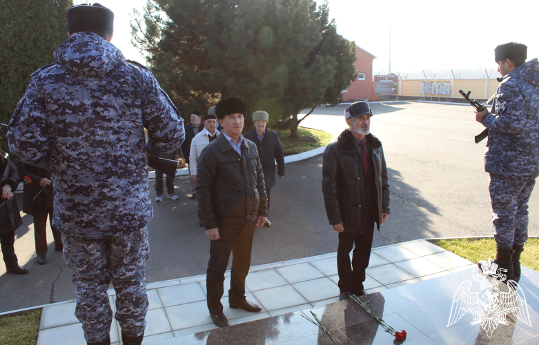 В Ингушетии росгвардейцы провели мероприятия, посвященные Дню ветерана войск правопорядка