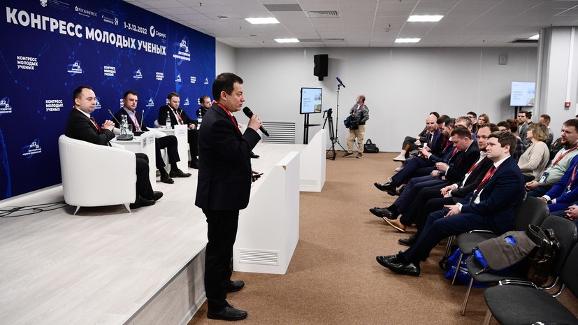 Исследования ученых. Разработка нового лекарства. Микроскоп в лаборатории. Современный химик. Secret community russia.