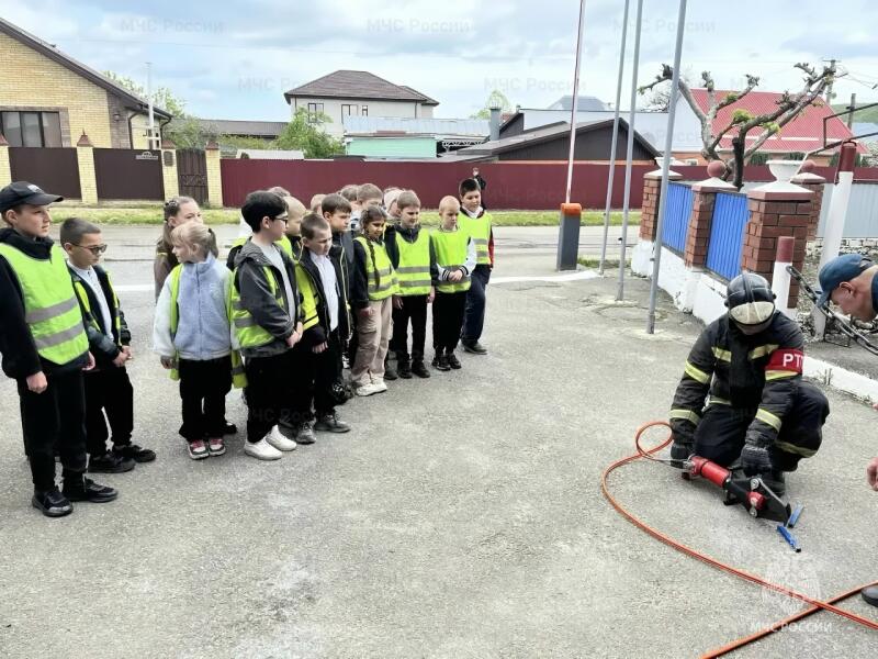 День открытых дверей в пожарно-спасательную часть поселка Тульского
