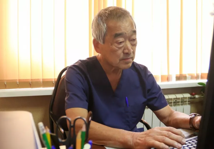 Юрий Тен на рабочем месте