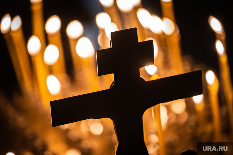 Икона иисуса христа с лампадой. Литургия преждеосвященных даров икона. Свечи в церкви. Свеча у иконы в храме. Икона лампада господа иисуса христа.