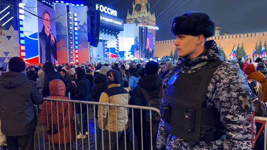 Росгвардия обеспечила безопасность проведения митинг-концерта на Красной площади в День воссоединения Крыма с Россией 