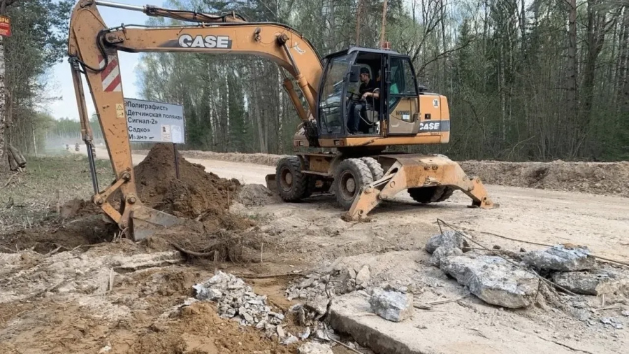 Затянувшиеся ремонт дороги между Детчино и деревней Прудки должны завершить в этом году
