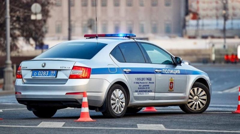 Автомобиль сбил юношу на улице Юности, водитель скрылся