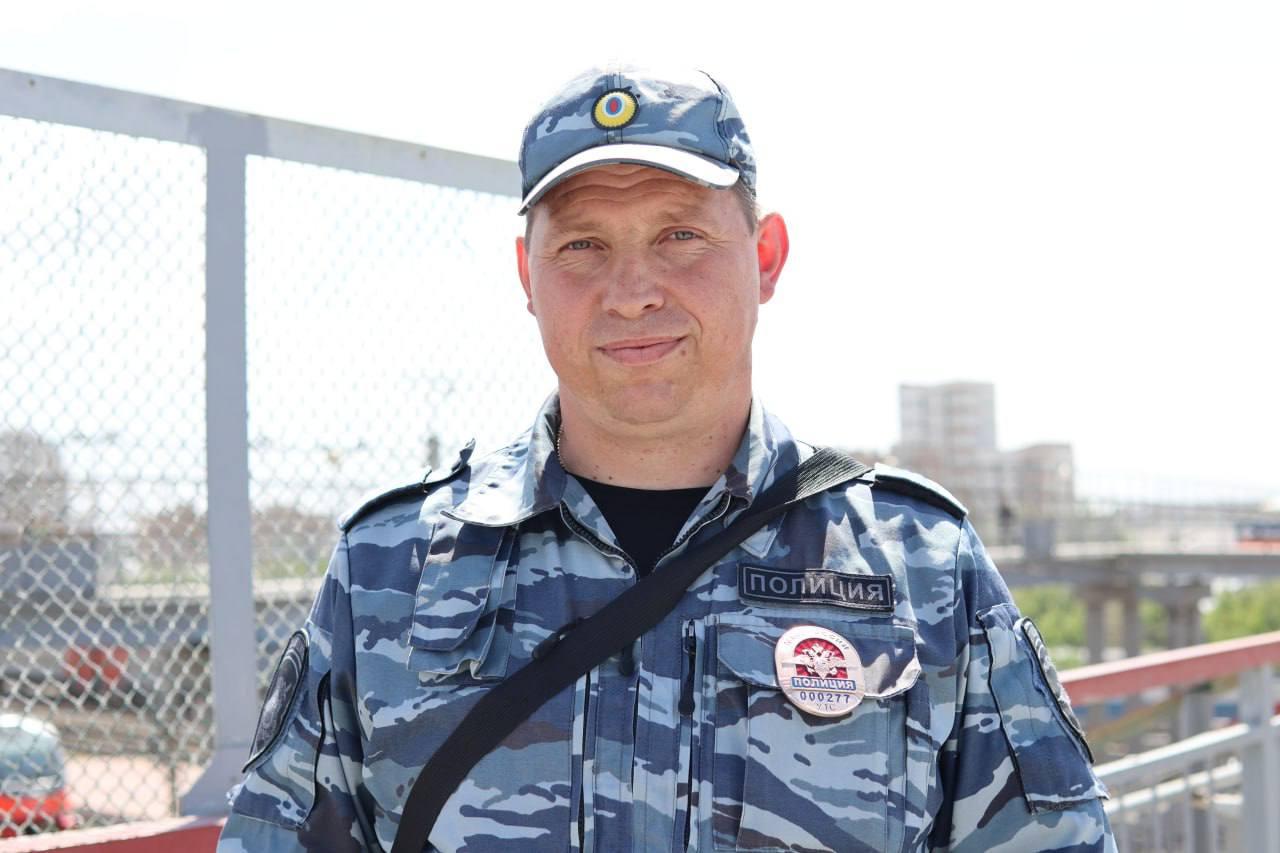 Фото Сангвиник с чутким носом: полицейский-кинолог из Новосибирска рассказал, как воспитал верного напарника Зевса 2