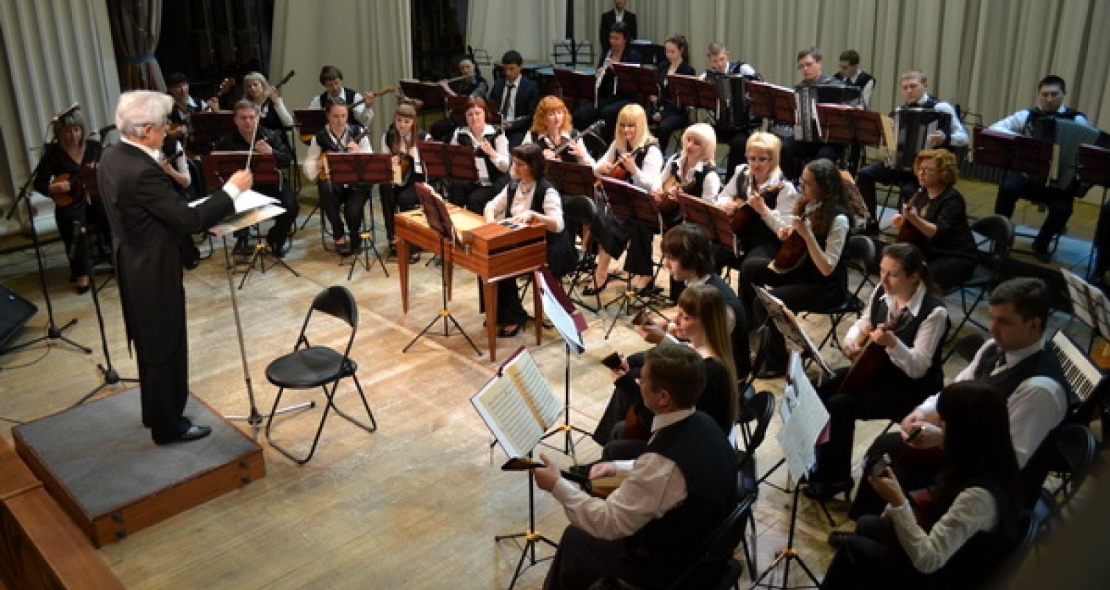 Музыкальный вуз. Чайковского. Университет беркли музыкальный. Университет шнитке в москве. Венский университет музыки и исполнительского искусства.