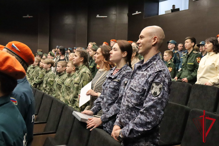 В Магадане прошло награждение лучших учеников профильных классов Росгвардии 