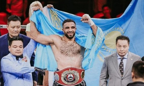 Казахстанский тяжеловес поделился планами после завоевания титула WBO