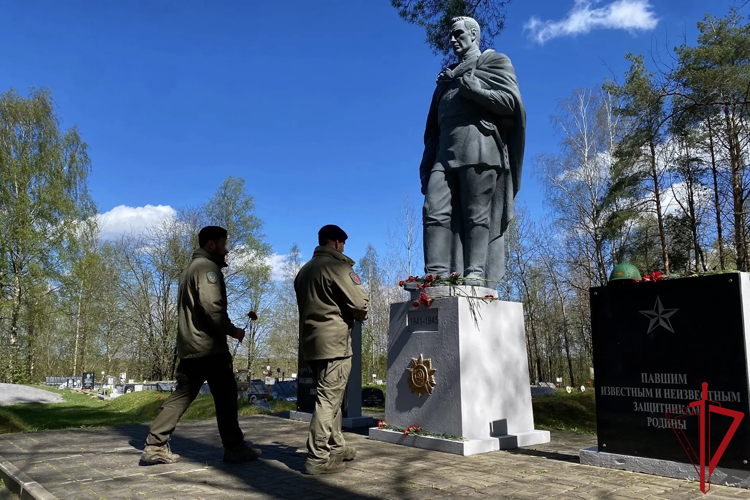 В Ленинградской области росгвардейцы приняли участие в мероприятиях, посвященных 81-й годовщине Победы в Великой Отечественной войне
