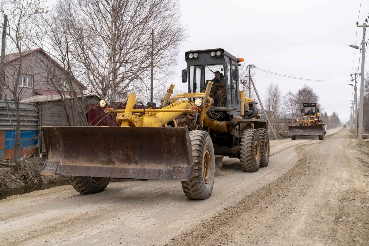 В Южно-Сахалинске около 50% дорог привели в нормативное состояние после зимнего сезона