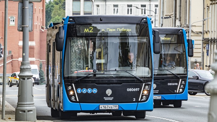 Новые электробусы вышли на маршруты в Москве