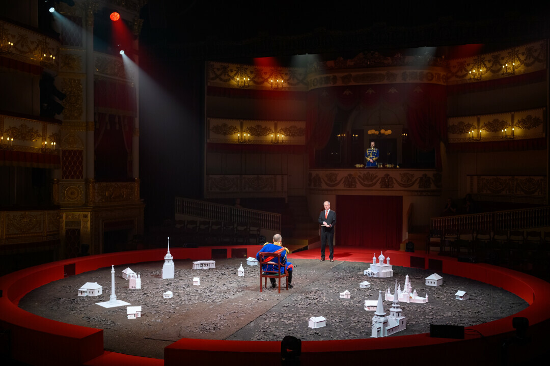 Спектакль 1881 отзывы. Театр малый великий новгород официальный сайт. Спектакль 1881 отзывы. Спектакль 1881 отзывы. Петр мостовой режиссер сцена.