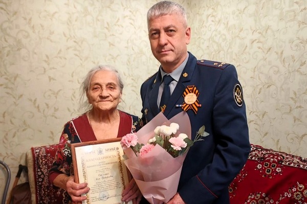 Начальник УФСИН России по Республике Коми и его заместители поздравили с наступающим Днем Победы ветеранов уголовно-исполнительной системы 