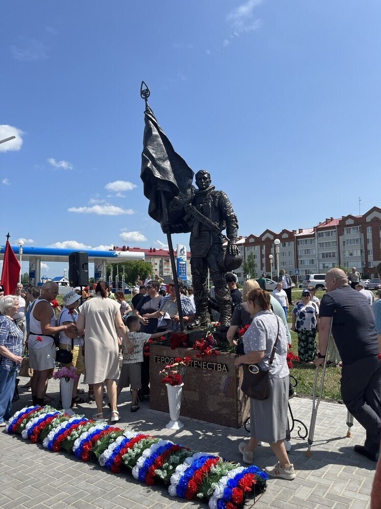 В Тюменской области открыт памятник участникам СВО